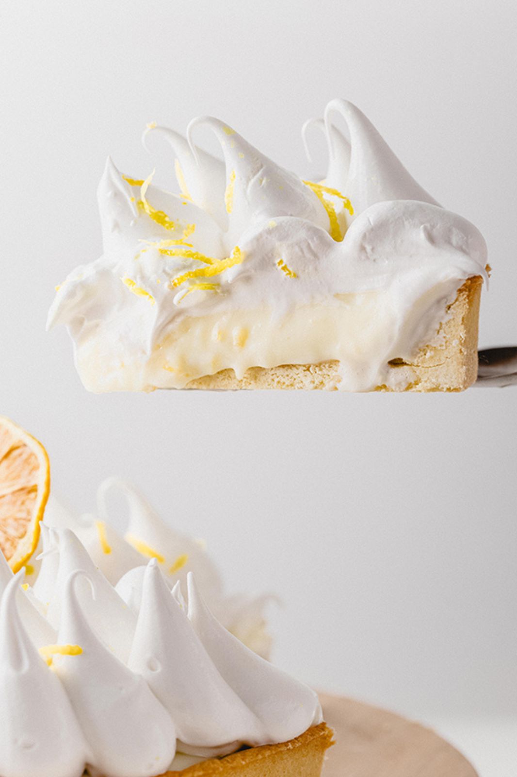 tarta de pie de limón con merengue flameado