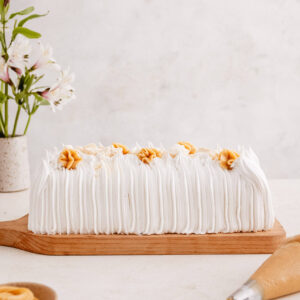 Torta de merengue, lúcuma y manjar