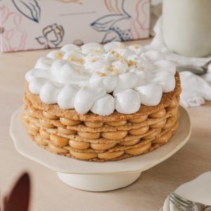 Torta crocante de nuez y manjar artesanal